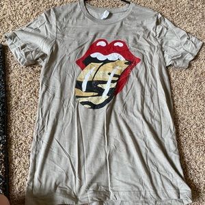 Graphic tee